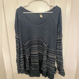 Free people sweater - size medium